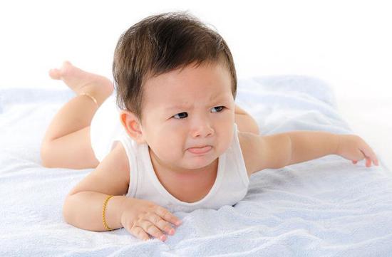 寶寶1歲了還特別粘人？早教育嬰師教你3招搞掂小糖豆！