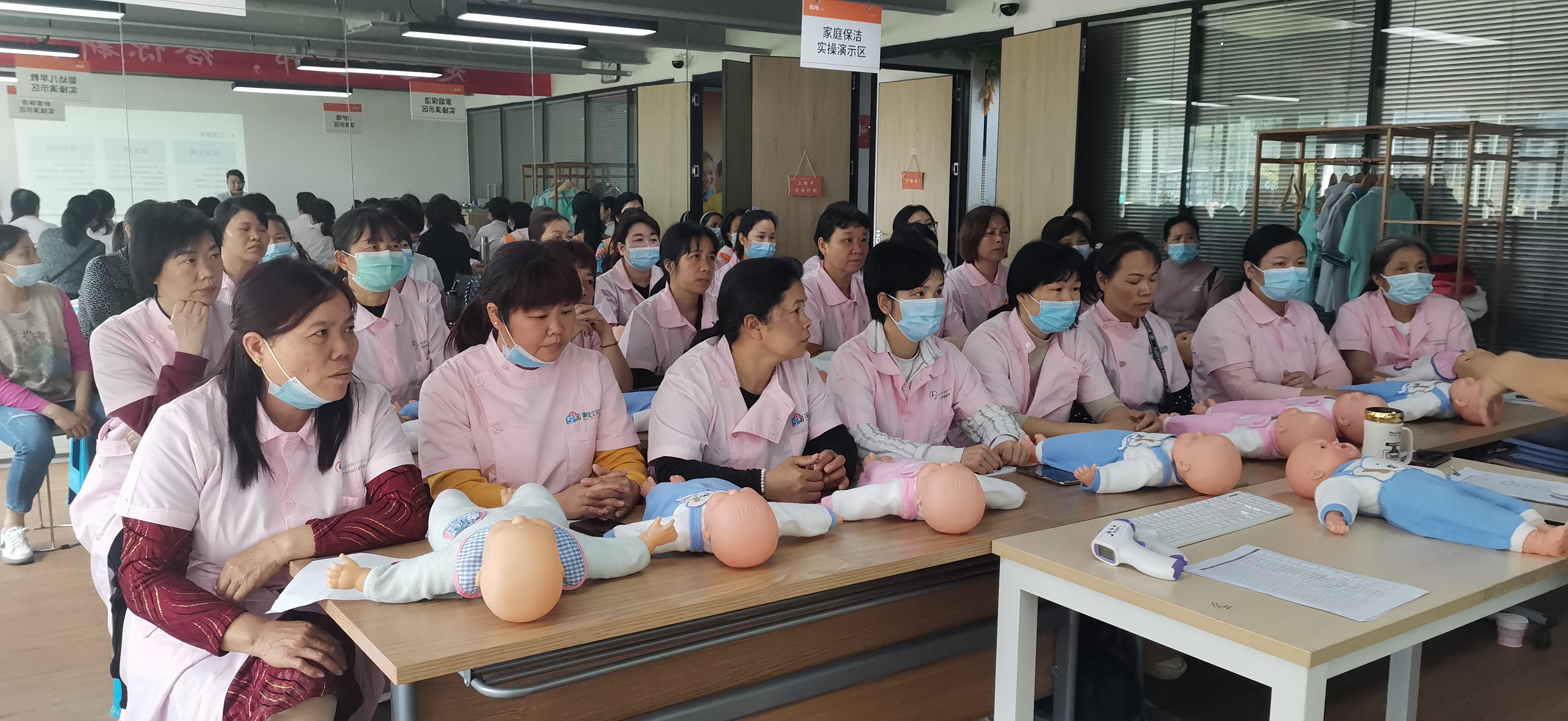 深圳育嬰師證在哪里報考？如何選擇合適的育嬰師培訓班？