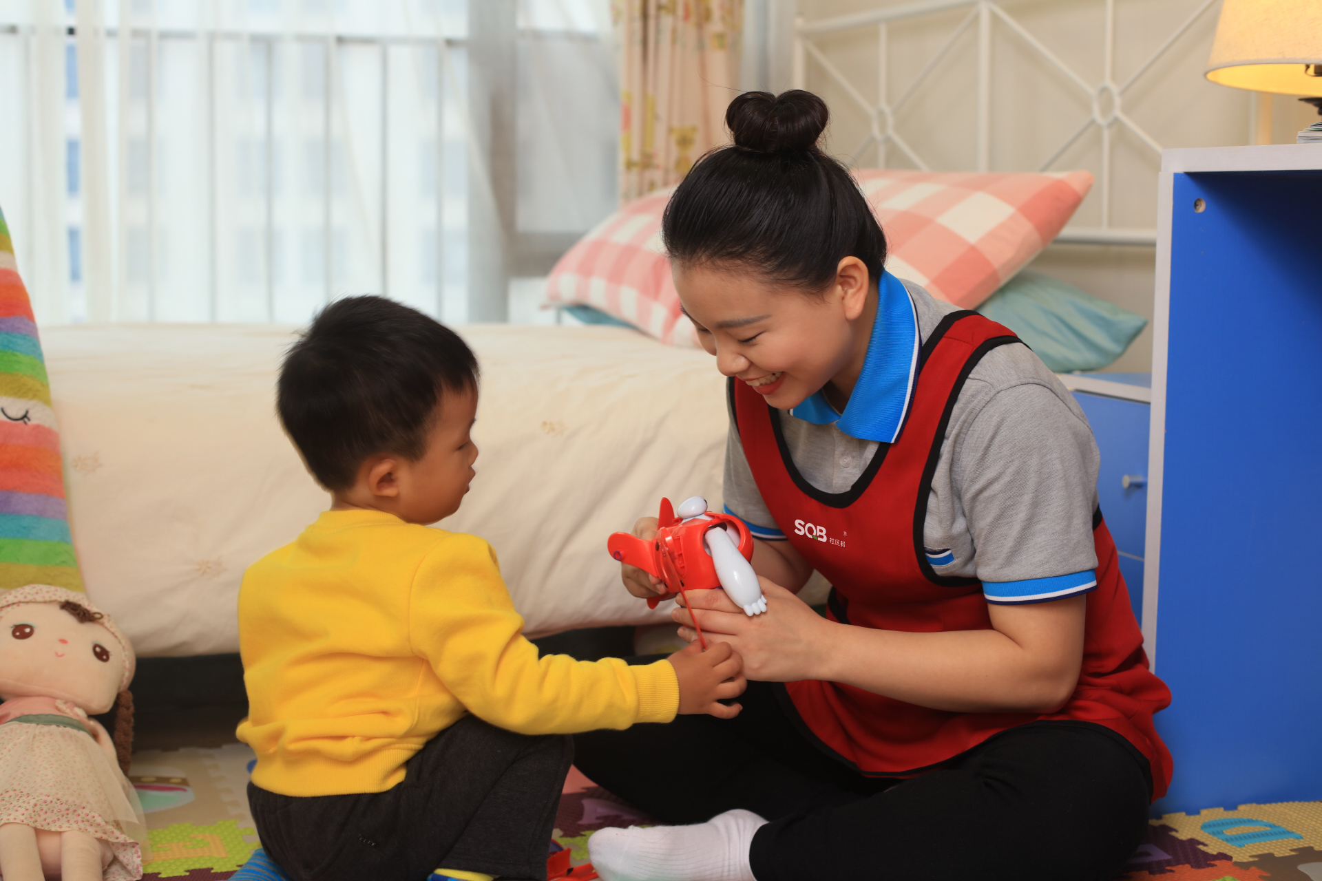 雇主為什么要給孩子請育嬰師?社區邦育嬰師的好處有哪些？