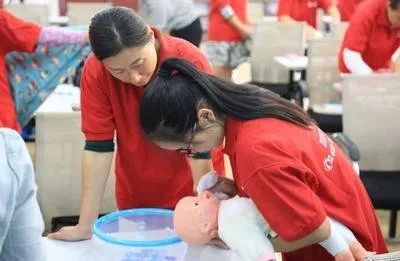 2022年創(chuàng)業(yè)開家政公司，你需要邁過這4道坎！