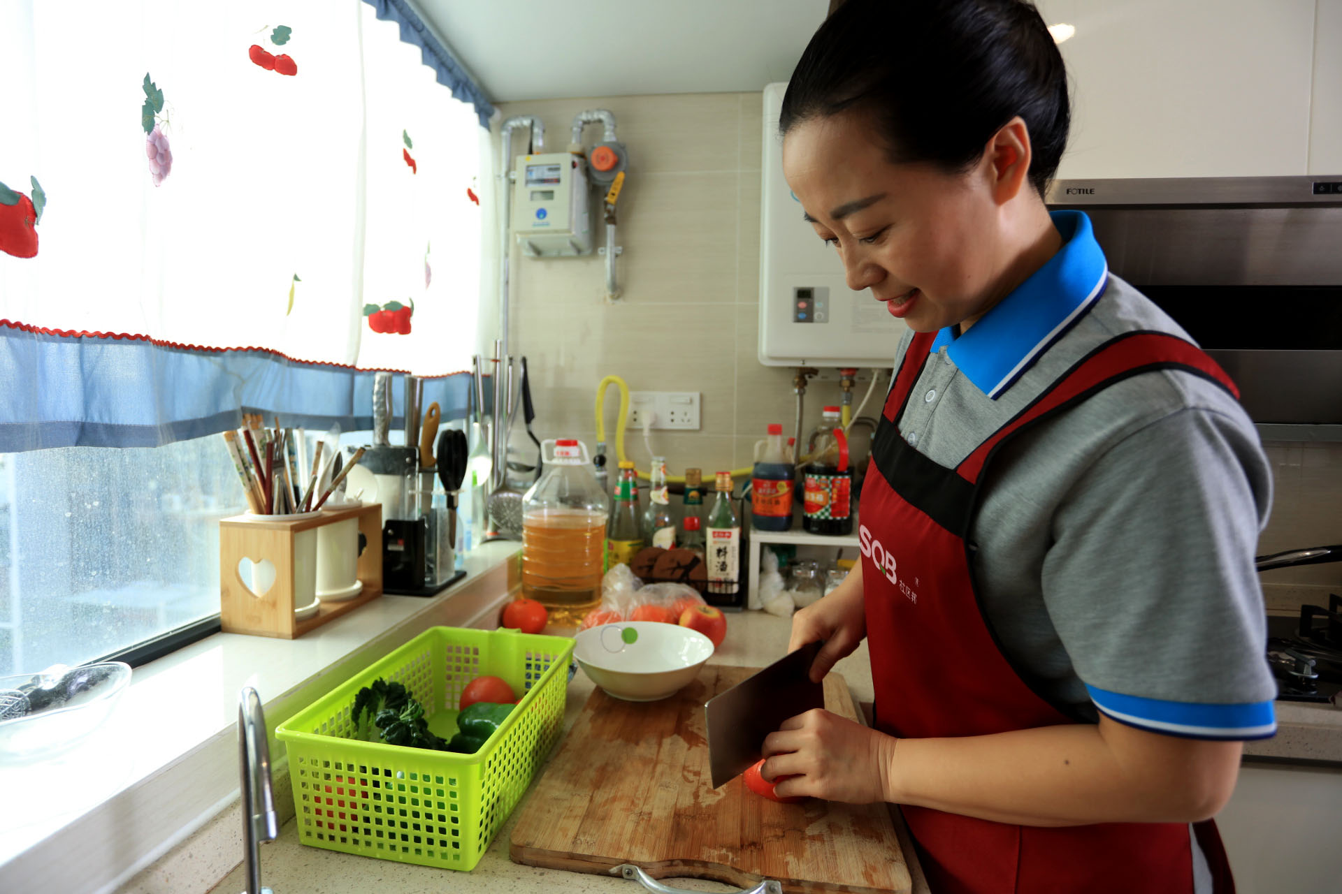 深圳找帶小孩保姆多少錢一個月？社區邦家政保姆家務料理，家庭護理樣樣行！