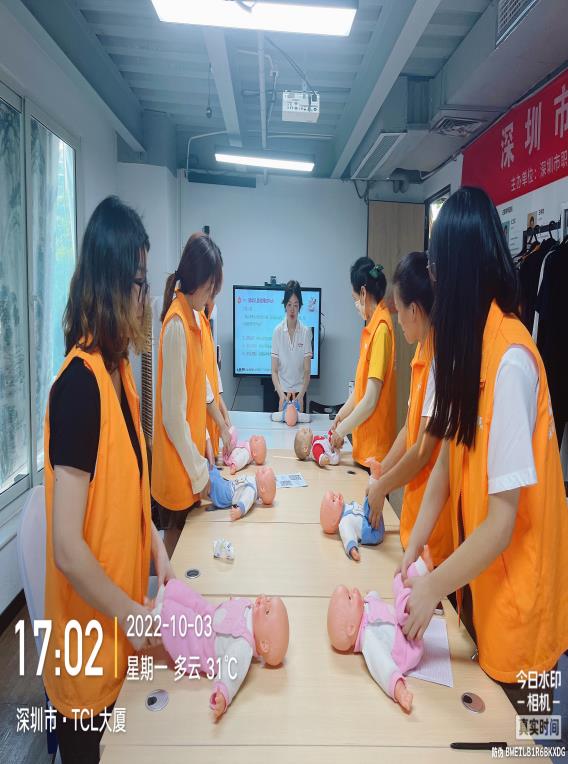 坐月子是請月嫂好還是婆婆照顧好？
