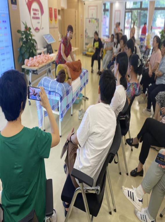 龍華街道南粵家政專題培訓養老護理之應急救護服務培訓